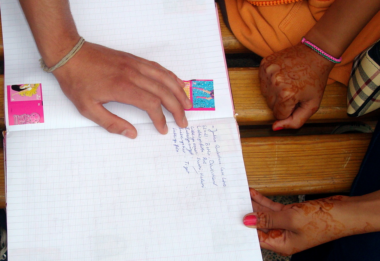 Les mains au henné de Saena
