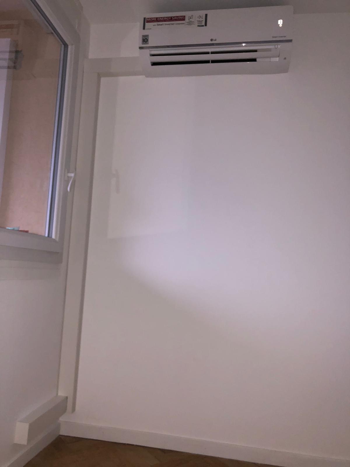 Split mural piece interieur sejour