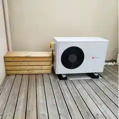 La pompe à chaleur (PAC) est un système de chauffage qui utilise l'énergie contenue dans l'air, l'eau ou le sol pour chauffer un logement, et produire de l'eau chaude sanitaire à Rezé