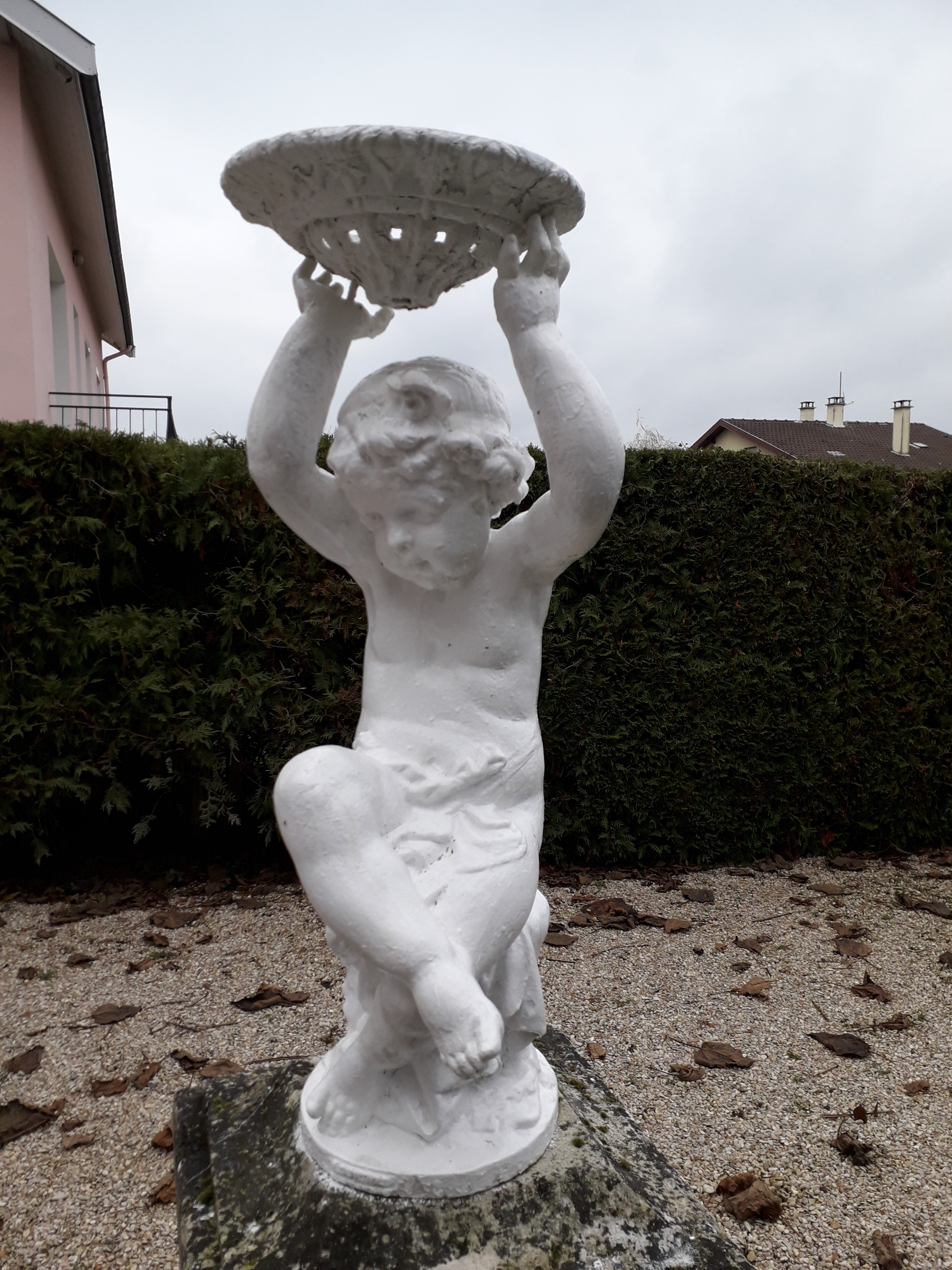 Ref 526 photo 18 statue fonte d art haut 80 socle pierre haut 87 6 