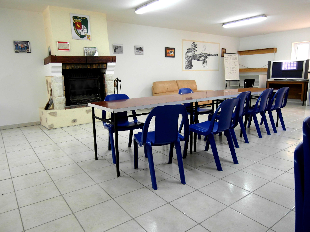 Club-house-02