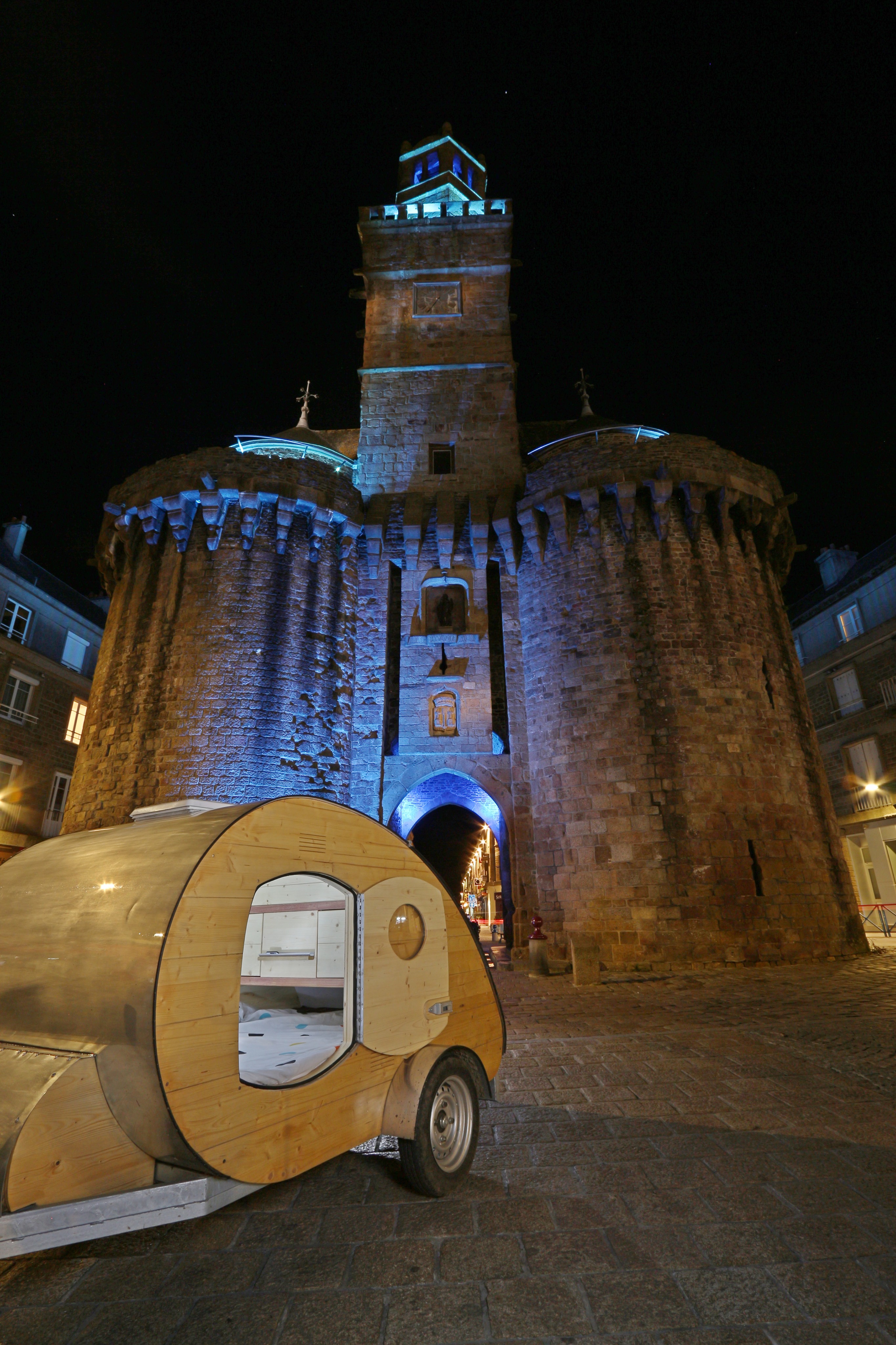 Mini Caravane Bois
Teardrop Trailer
Porte horloge Vire
