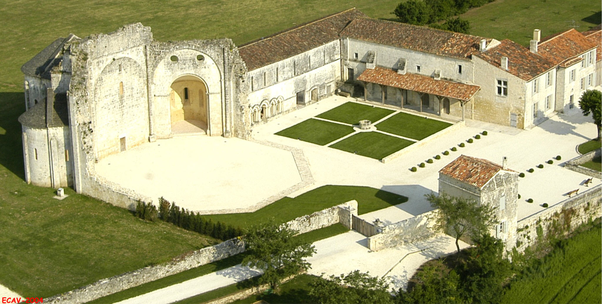 Abbaye Trizay ete 2004 Ecav