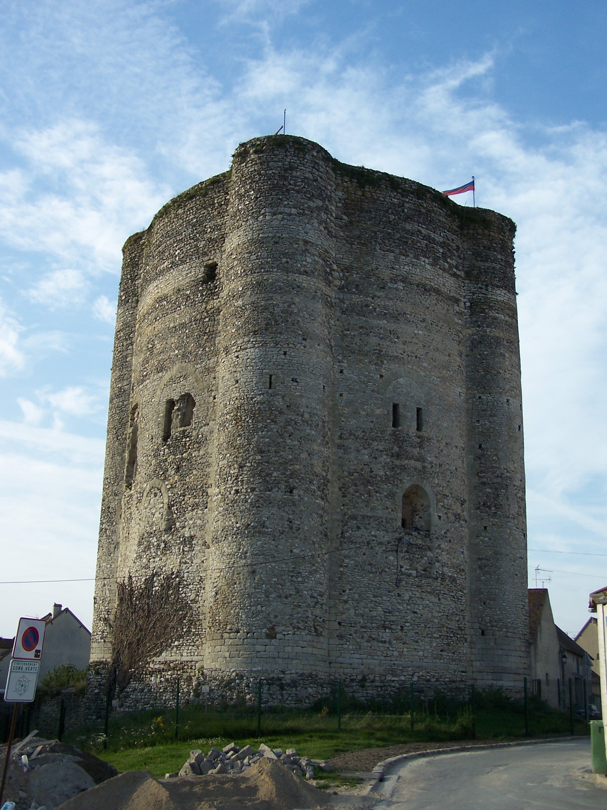 Houdan Donjon2