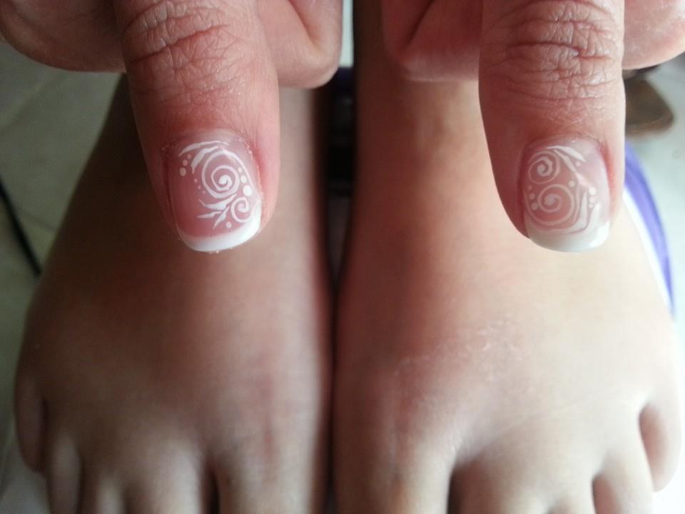 French vsp mariee nail art acrylique blanche