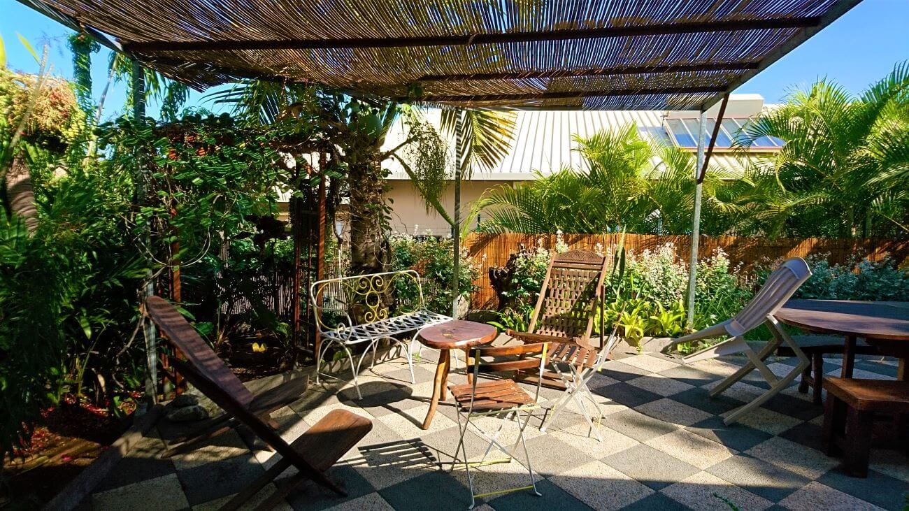Jardin etang sale gite zot case en natte